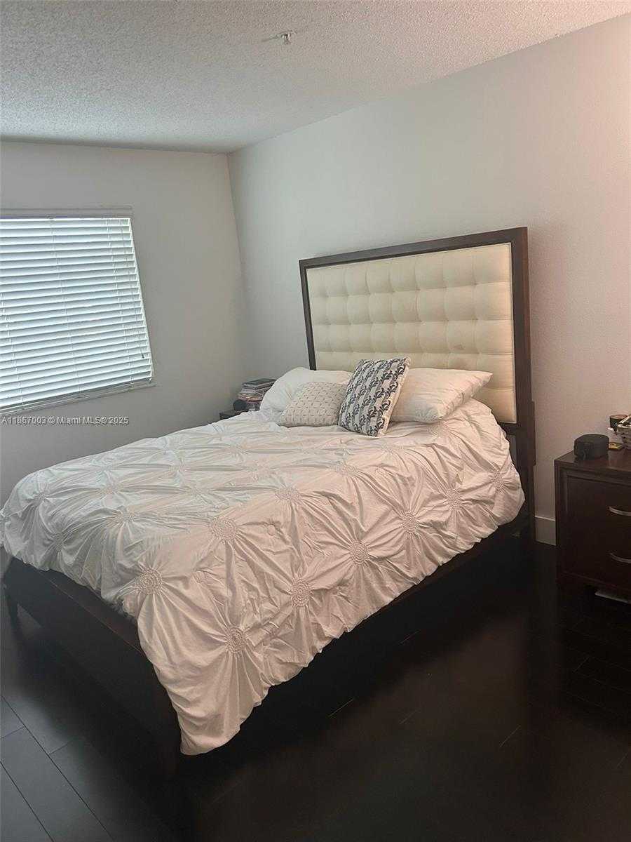 Small Image of 4370 NORTH WEST 107TH AVE #205, Doral Number 13