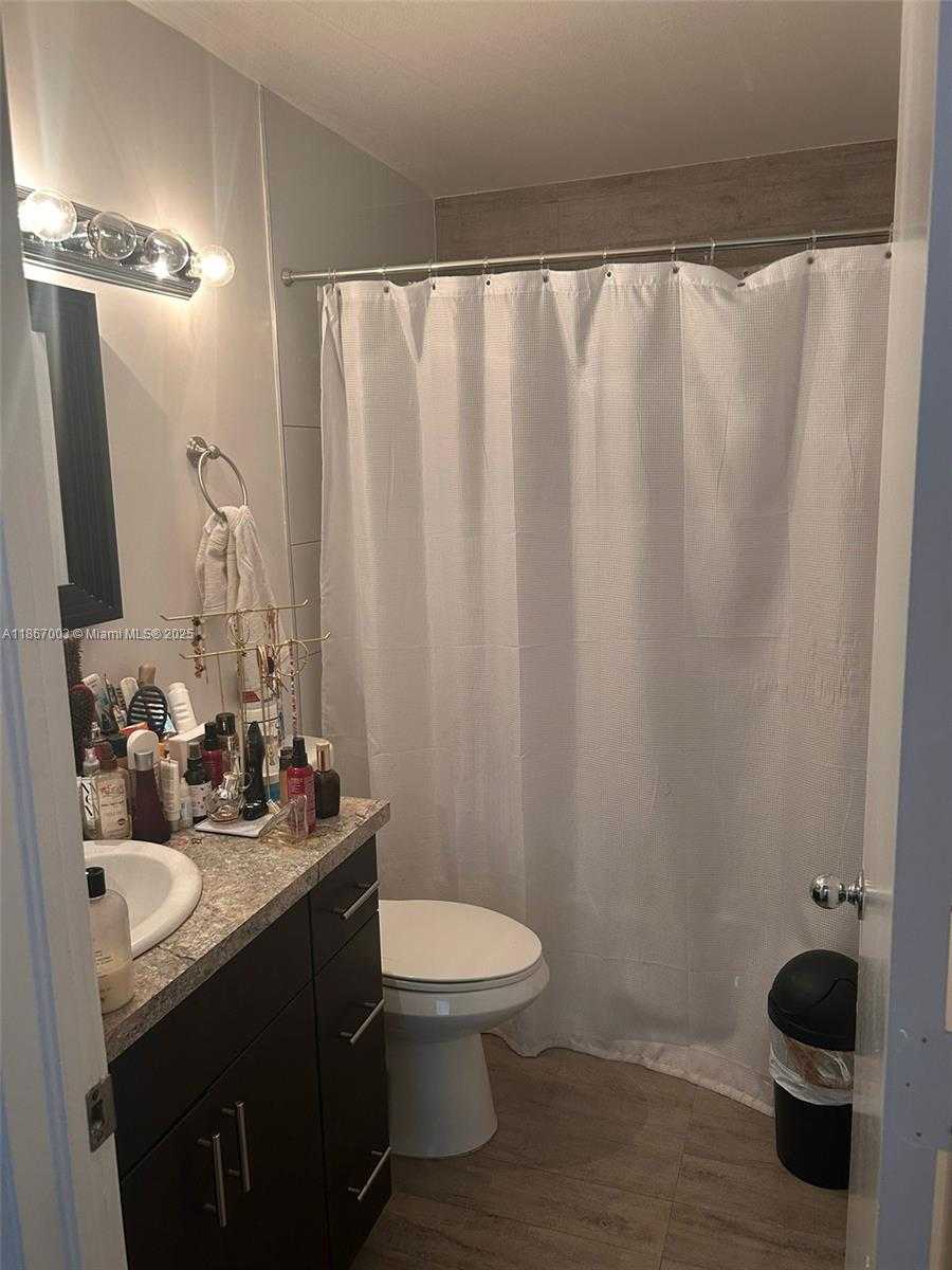 Small Image of 4370 NORTH WEST 107TH AVE #205, Doral Number 15