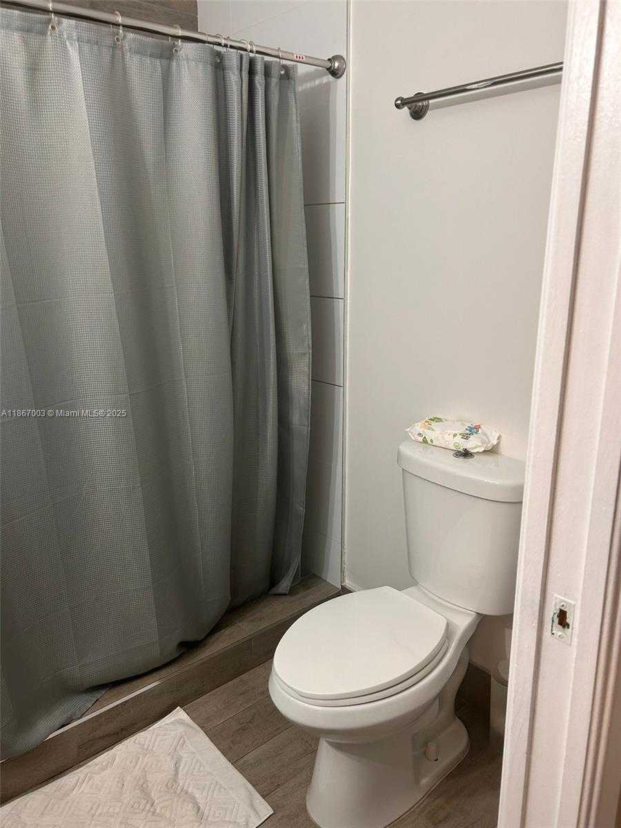 Small Image of 4370 NORTH WEST 107TH AVE #205, Doral Number 16