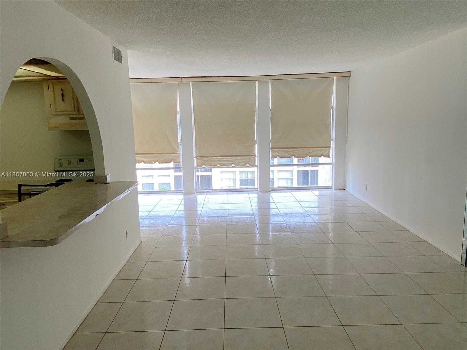 Small Image of 851 THREE ISLANDS BLVD #512, Hallandale Beach Number 10