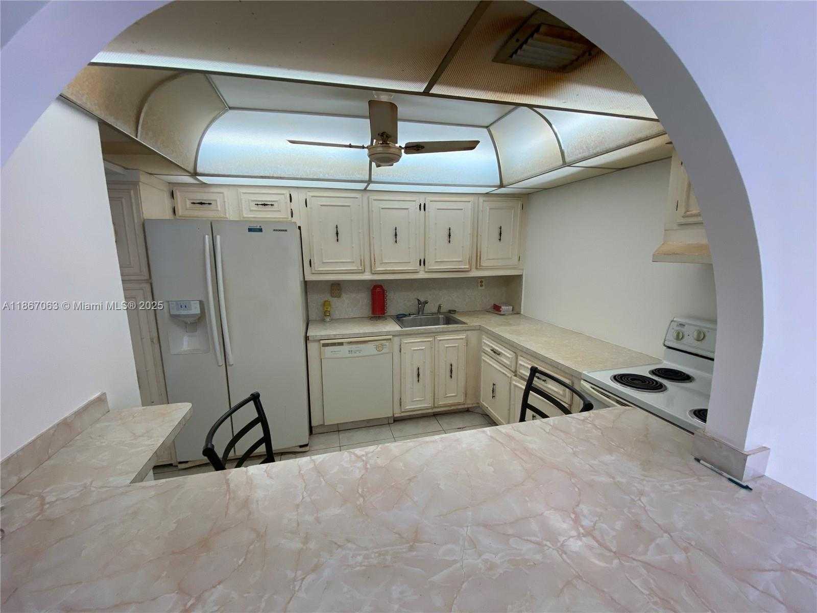 Small Image of 851 THREE ISLANDS BLVD #512, Hallandale Beach Number 13