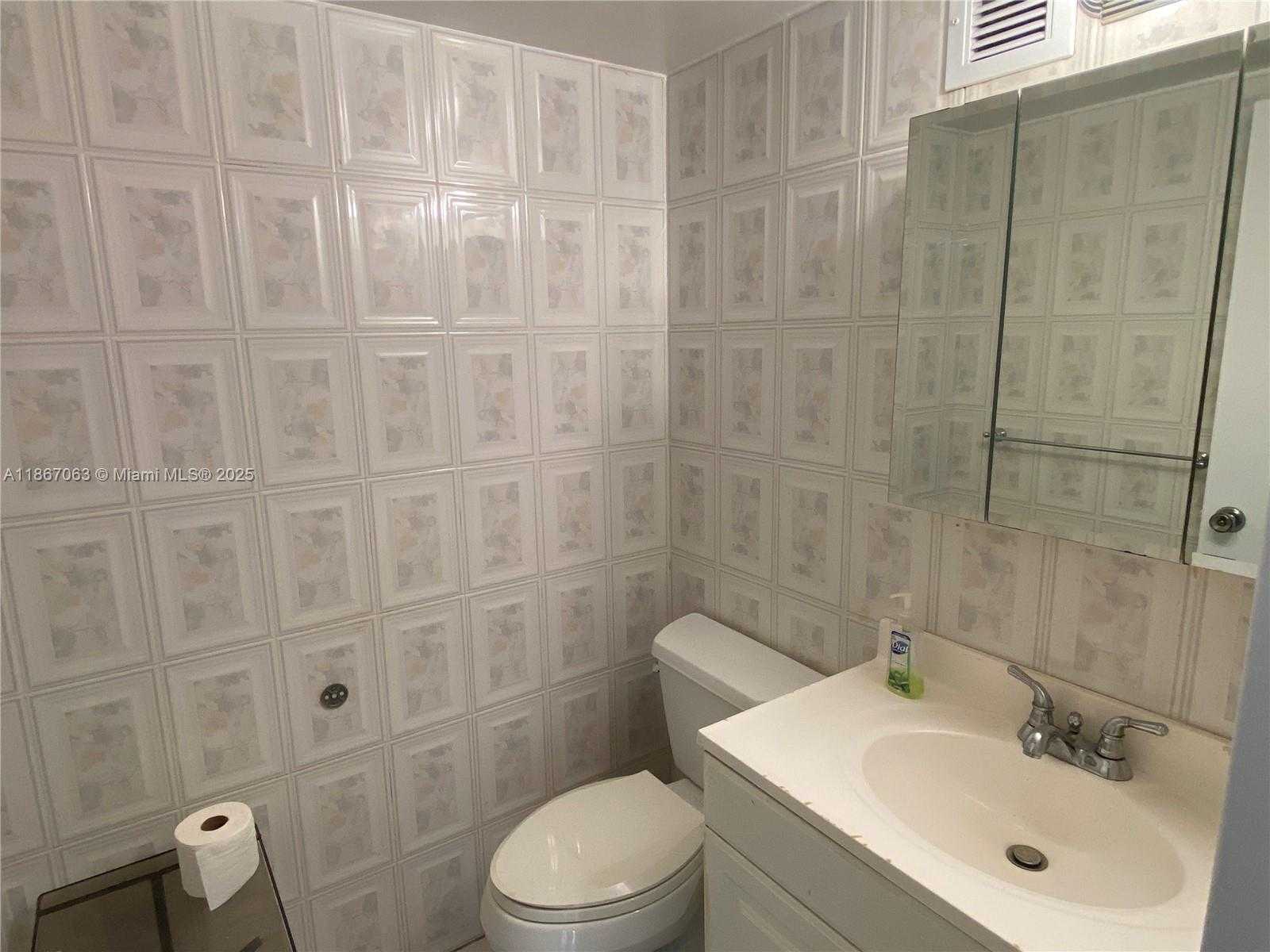 Small Image of 851 THREE ISLANDS BLVD #512, Hallandale Beach Number 14