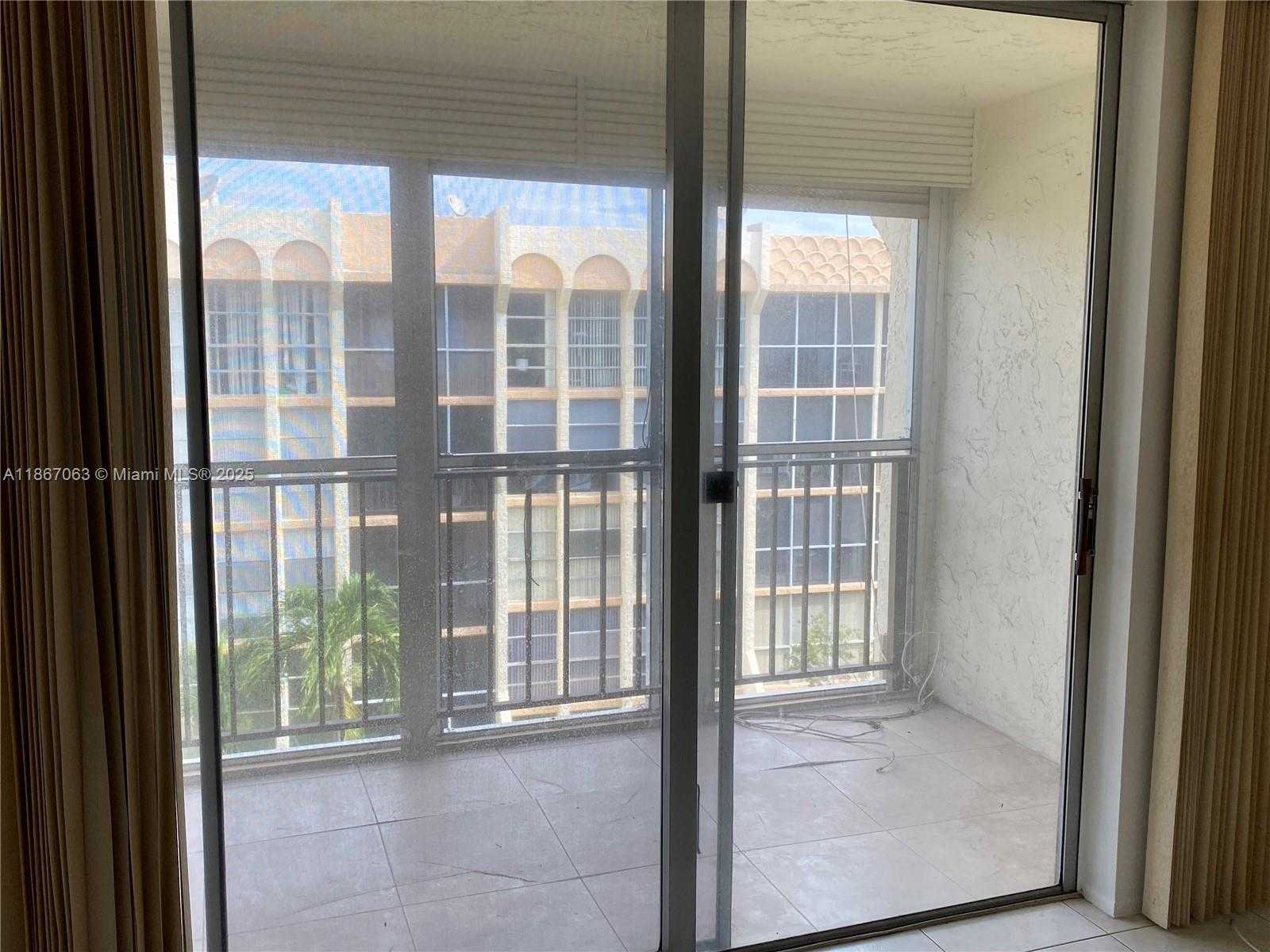 Small Image of 851 THREE ISLANDS BLVD #512, Hallandale Beach Number 16