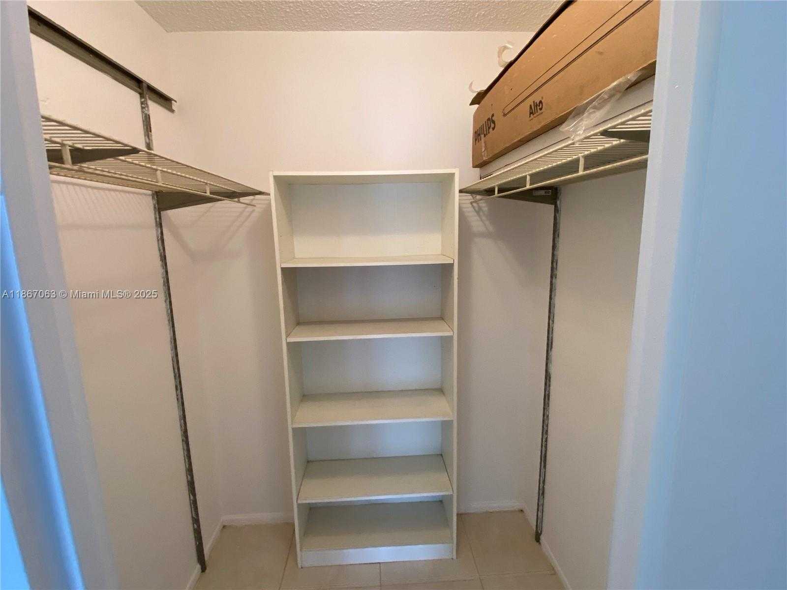 Small Image of 851 THREE ISLANDS BLVD #512, Hallandale Beach Number 18