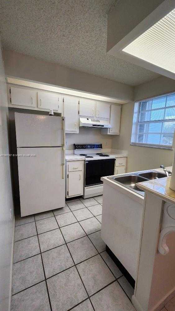 Small Image of 2514 SOUTH EAST 20TH PL #201-B, Homestead Number 9
