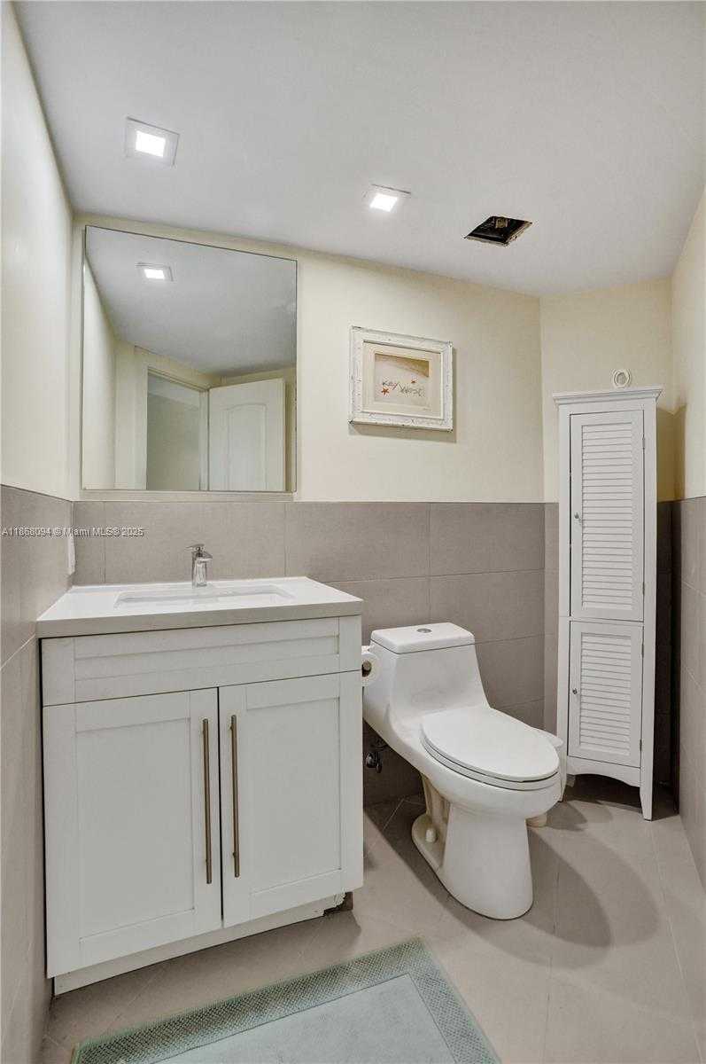 Small Image of 1936 SOUTH OCEAN DR #21D, Hallandale Beach Number 28