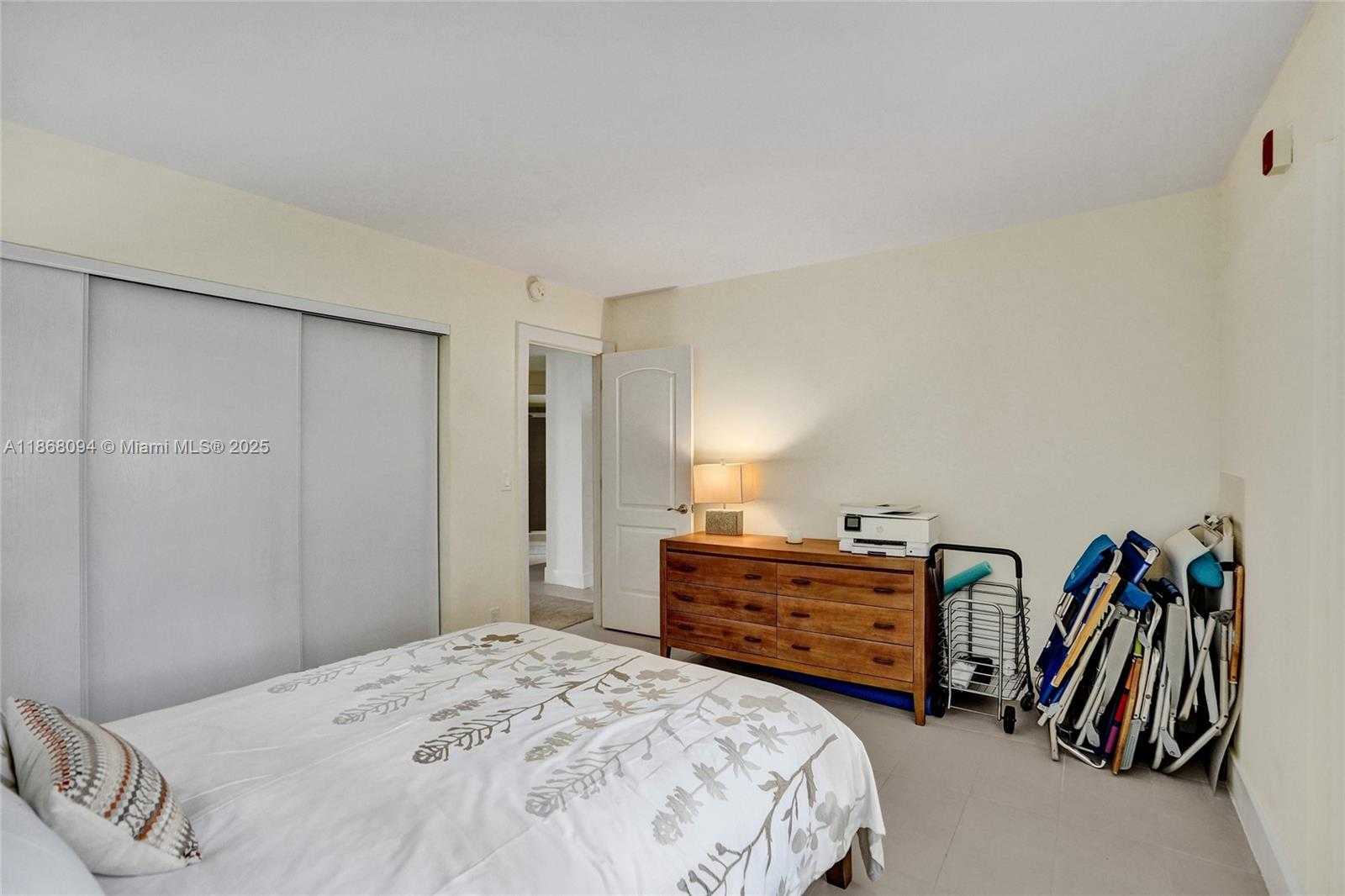 Small Image of 1936 SOUTH OCEAN DR #21D, Hallandale Beach Number 31