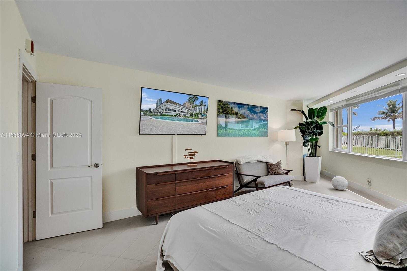 Small Image of 1936 SOUTH OCEAN DR #21D, Hallandale Beach Number 37