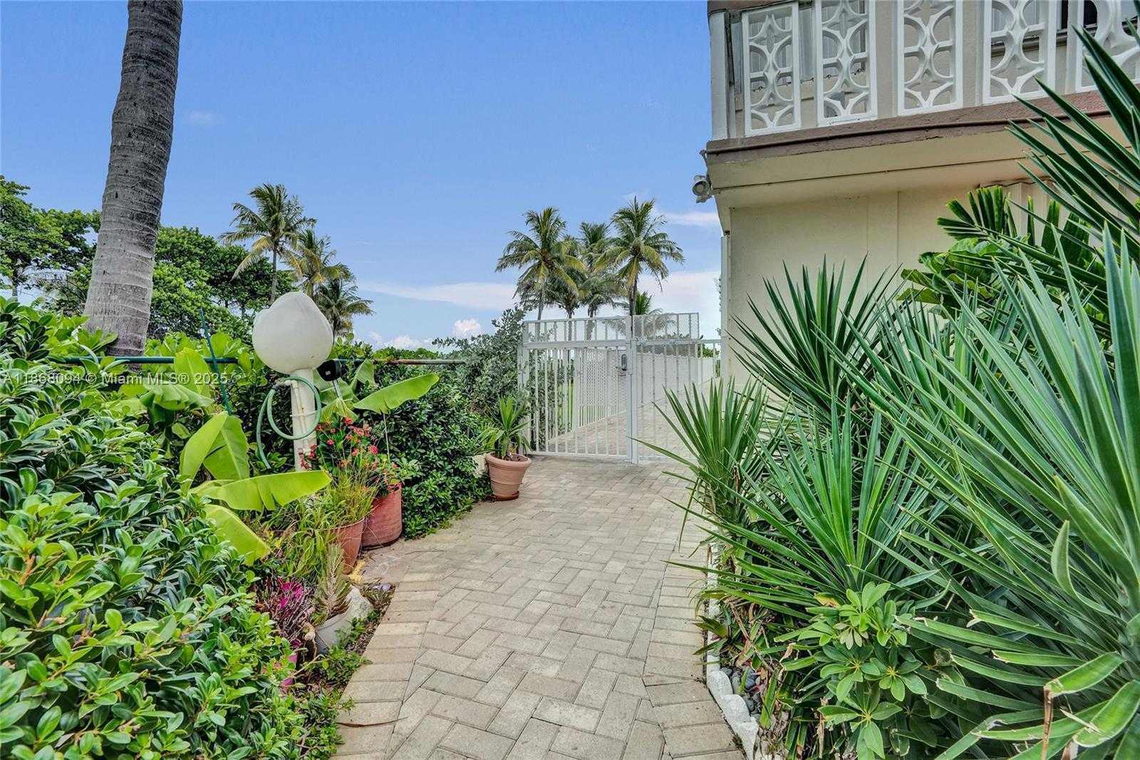 Small Image of 1936 SOUTH OCEAN DR #21D, Hallandale Beach Number 39