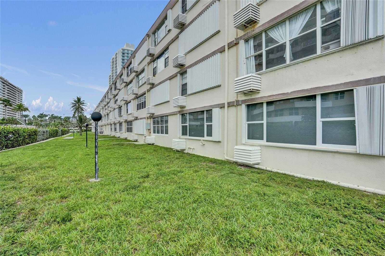 Small Image of 1936 SOUTH OCEAN DR #21D, Hallandale Beach Number 40
