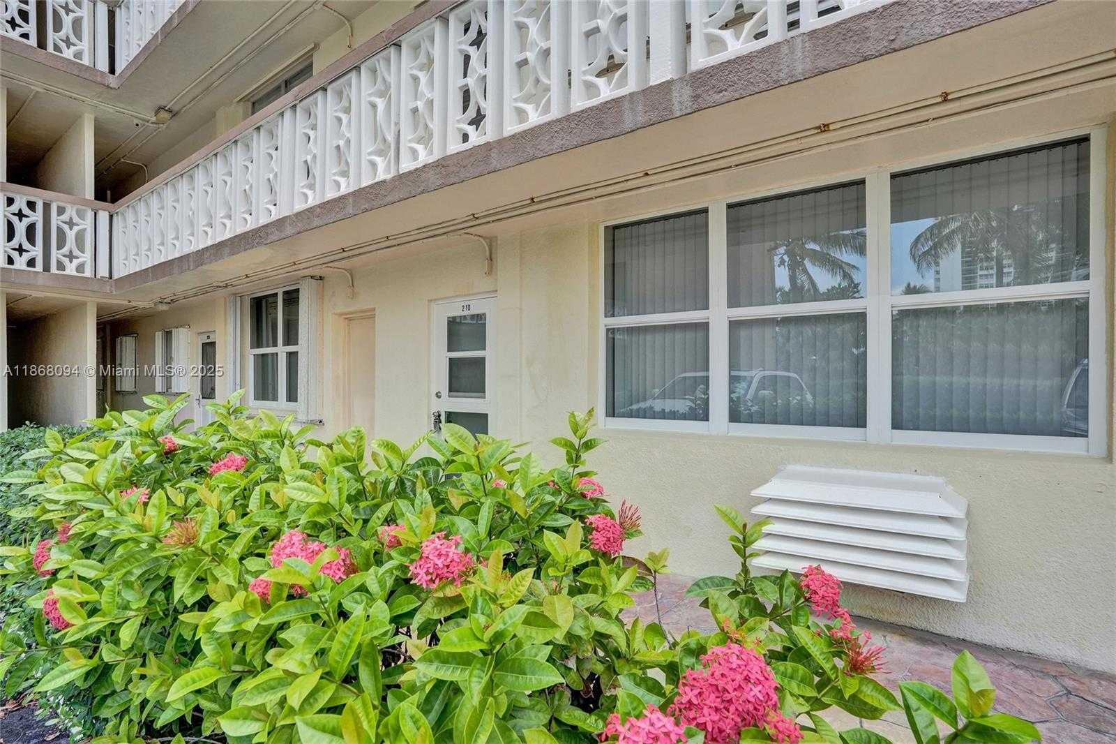 Small Image of 1936 SOUTH OCEAN DR #21D, Hallandale Beach Number 49