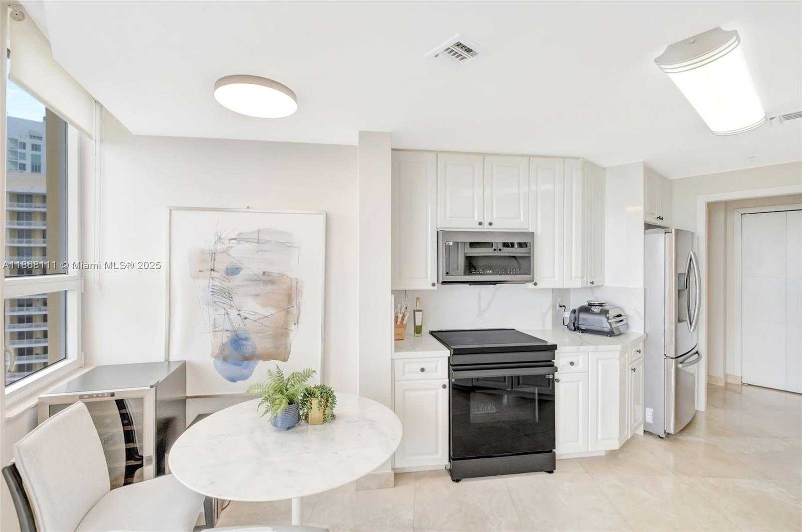 Small Image of 848 BRICKELL KEY DR #2605, Miami Number 12