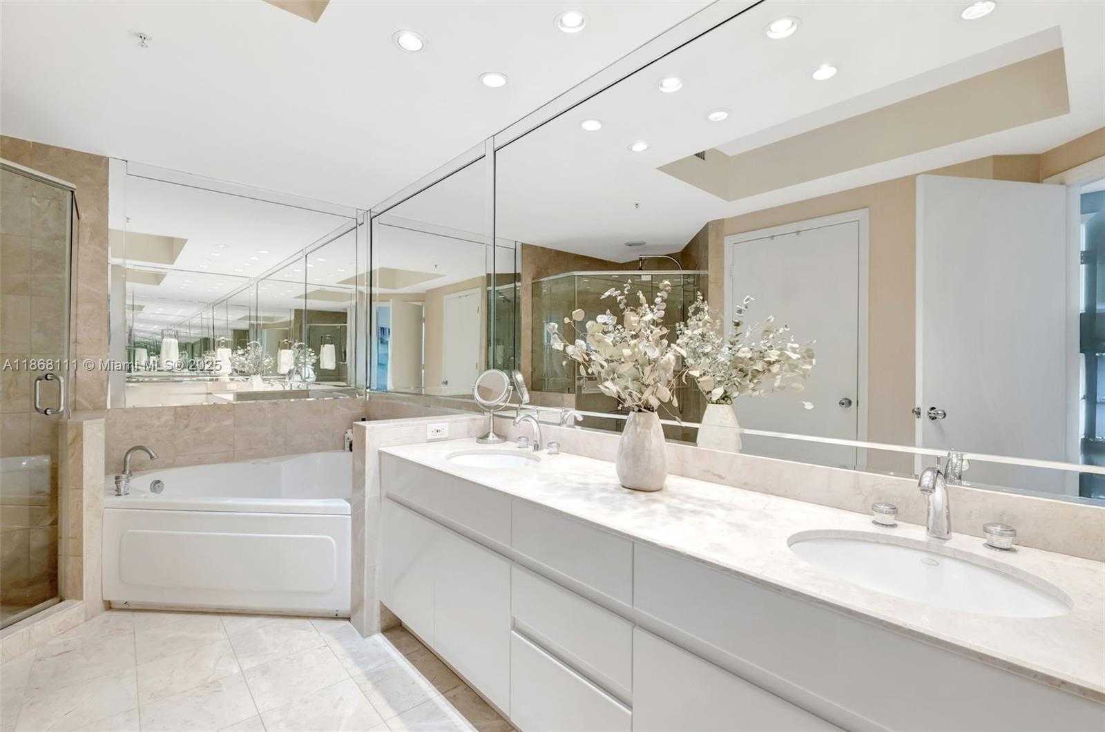 Small Image of 848 BRICKELL KEY DR #2605, Miami Number 17