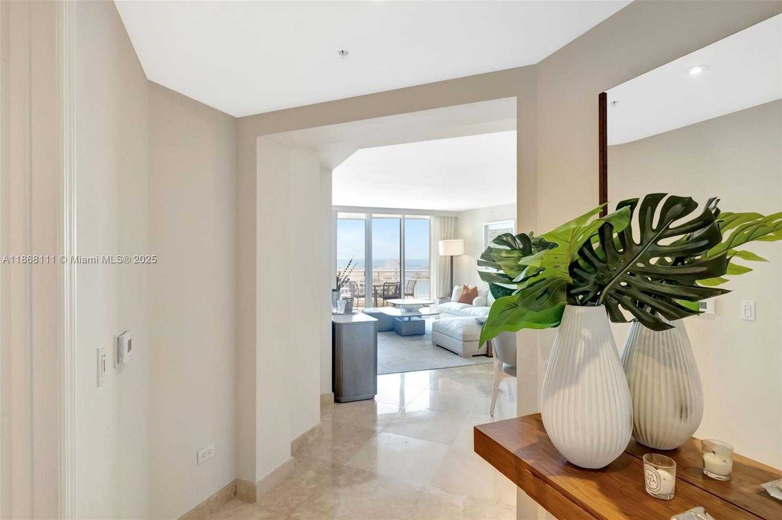 Small Image of 848 BRICKELL KEY DR #2605, Miami Number 9