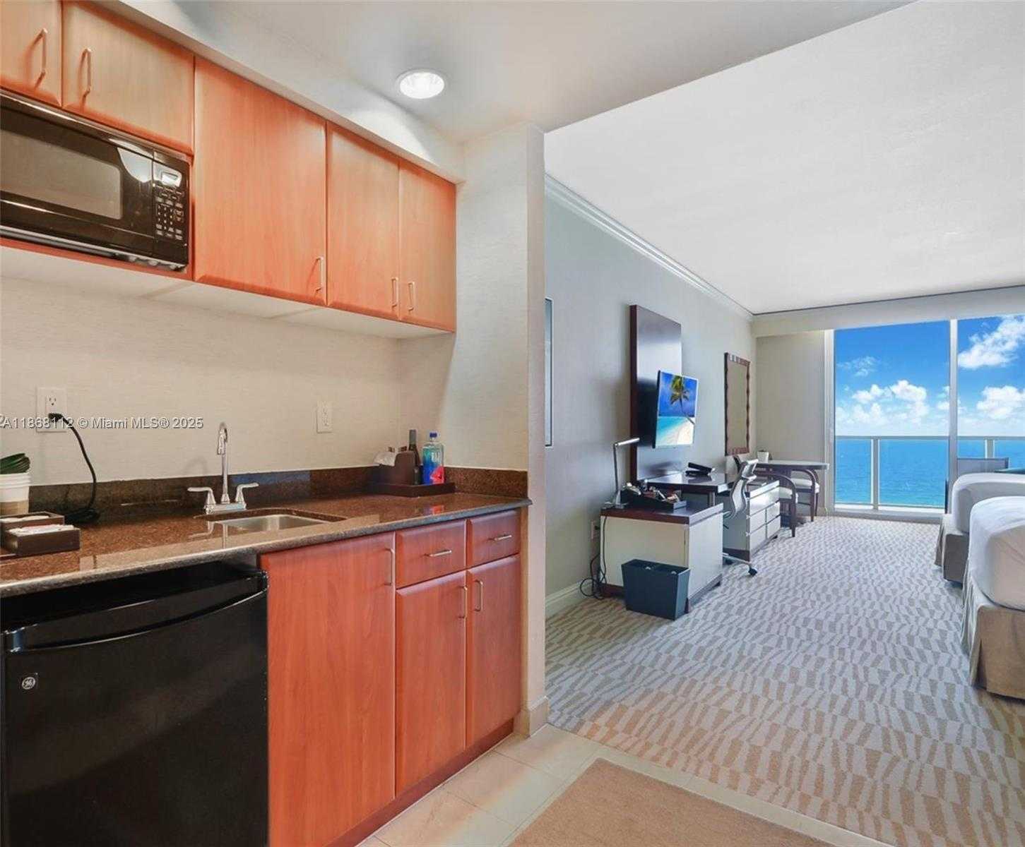 Small Image of 18001 COLLINS AVE #2910, Sunny Isles Beach Number 3