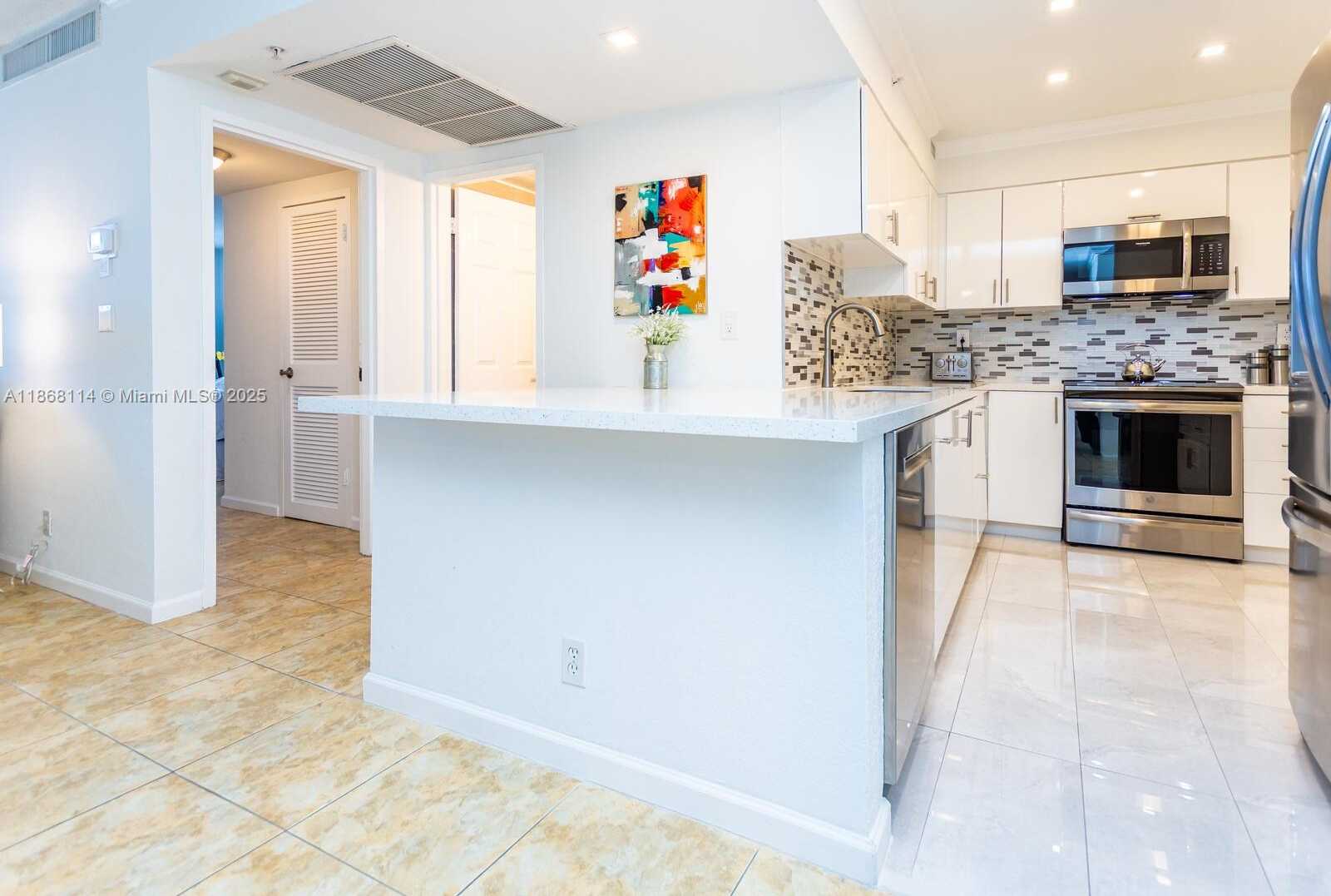 Small Image of 2501 SOUTH OCEAN DR #914, Hollywood Number 2