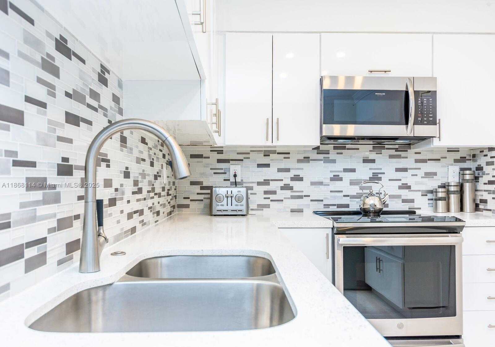 Small Image of 2501 SOUTH OCEAN DR #914, Hollywood Number 3