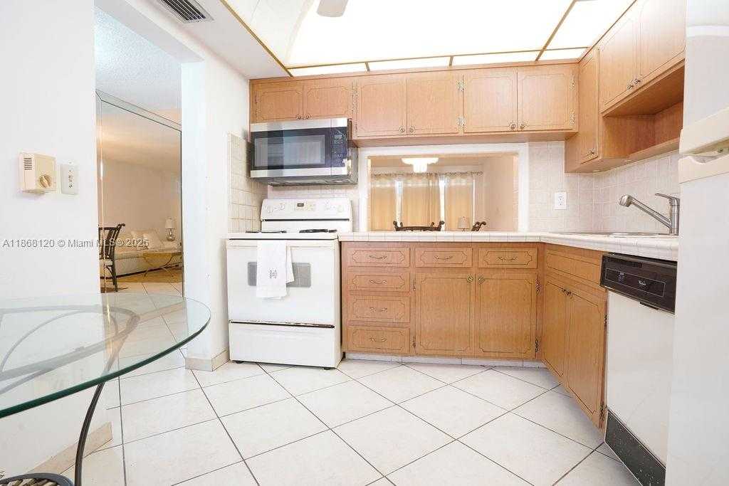 Small Image of 215 SOUTH EAST 3RD AVE #401D, Hallandale Beach Number 5