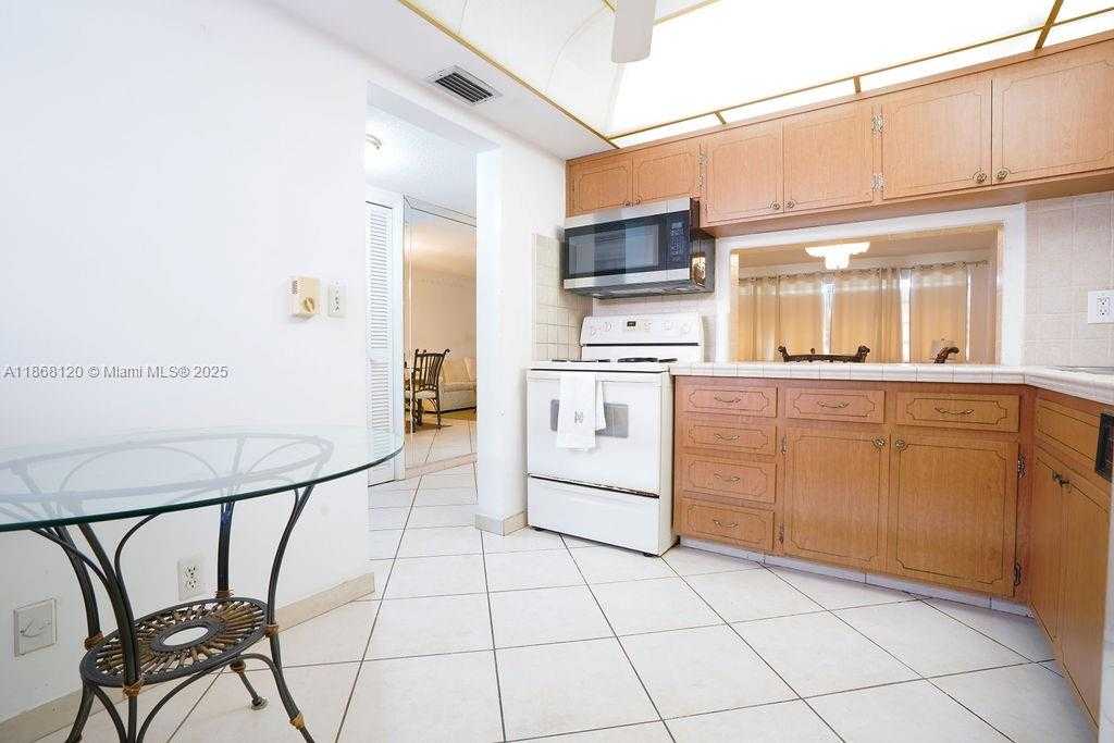 Small Image of 215 SOUTH EAST 3RD AVE #401D, Hallandale Beach Number 6