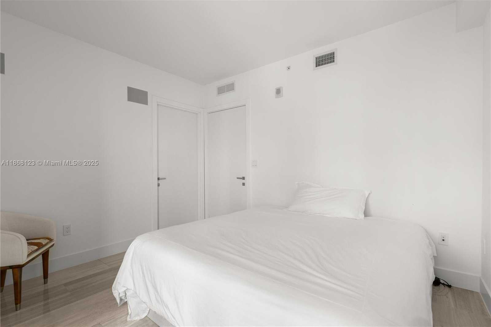 Small Image of 1451 BRICKELL AVE #1204, Miami Number 21