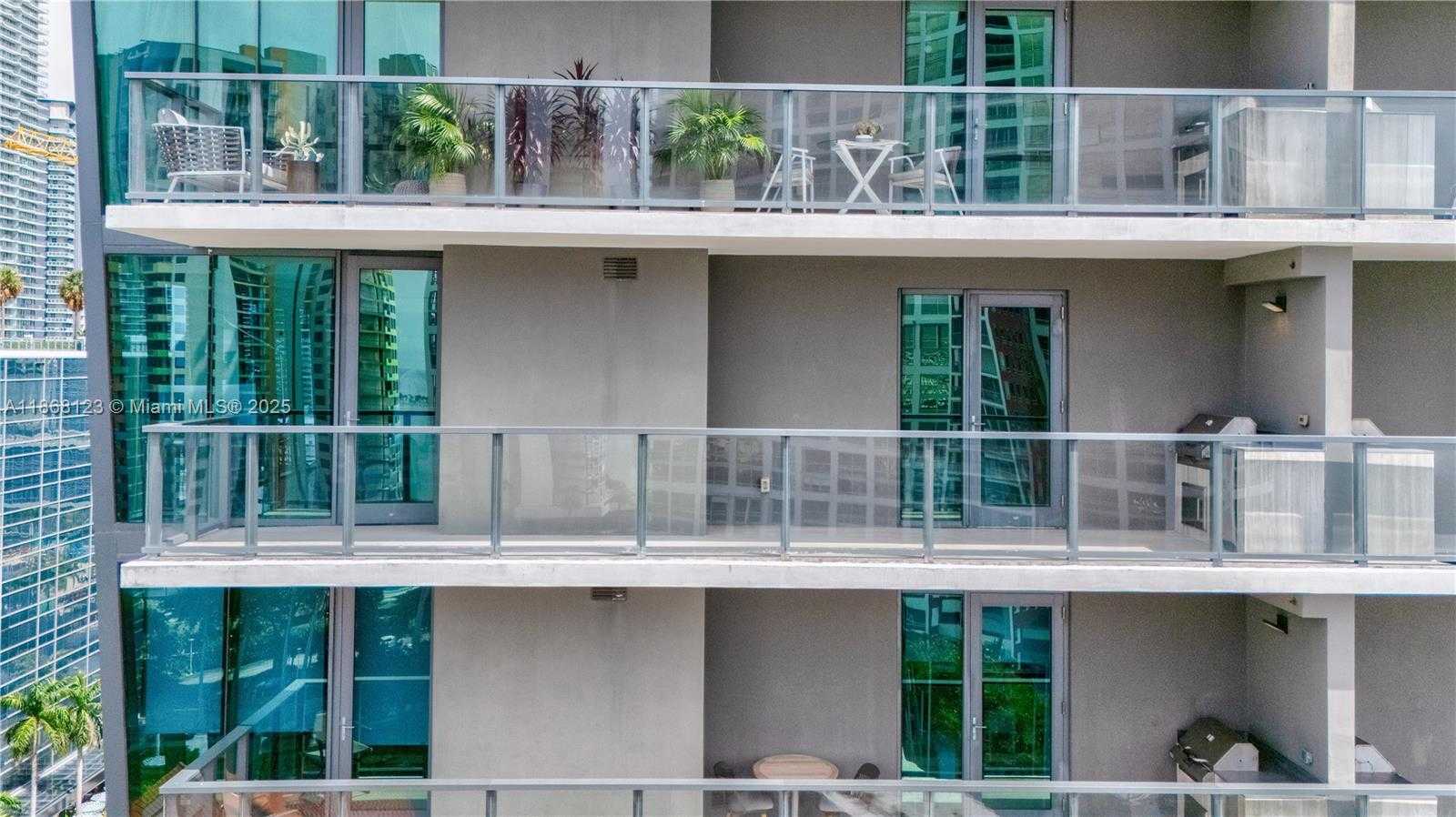 Small Image of 1451 BRICKELL AVE #1204, Miami Number 26