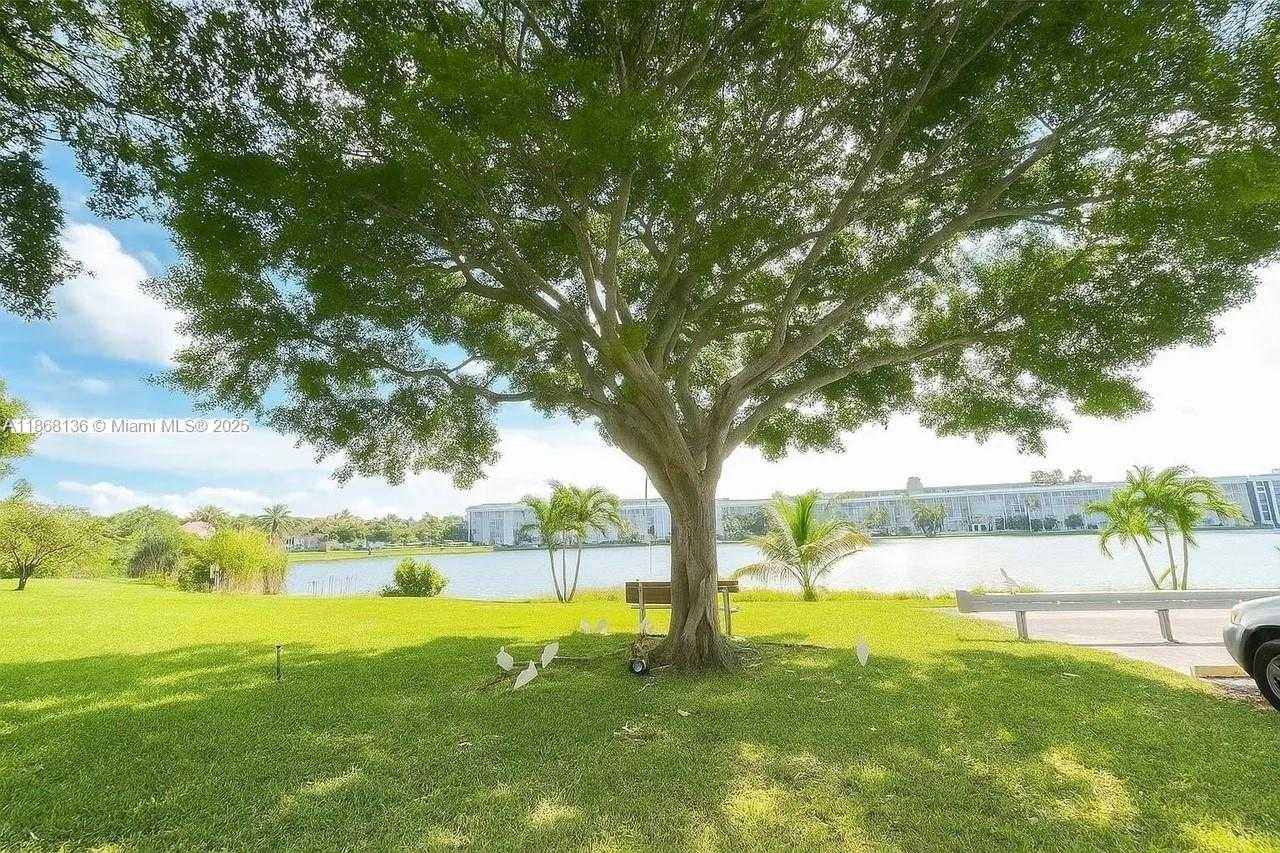 Small Image of 950 NORTH EAST 199TH ST #1A 101, Miami Number 3