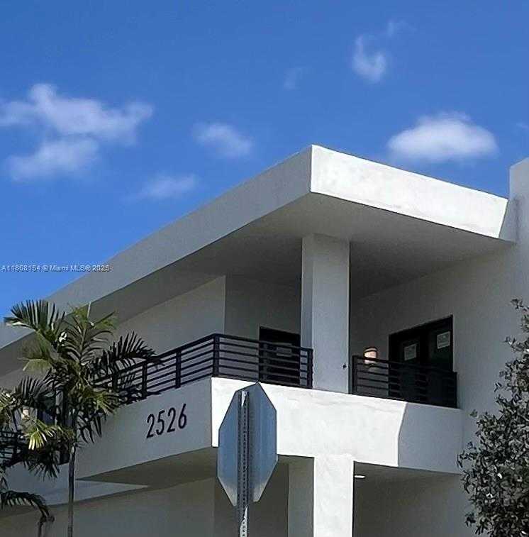 Small Image of 2526 PIERCE STREET #12, Hollywood Number 2