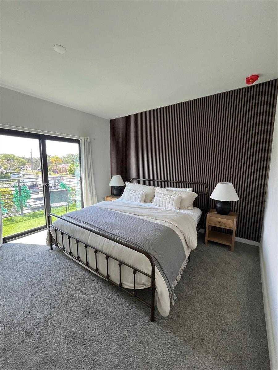 Small Image of 2526 PIERCE STREET #12, Hollywood Number 6