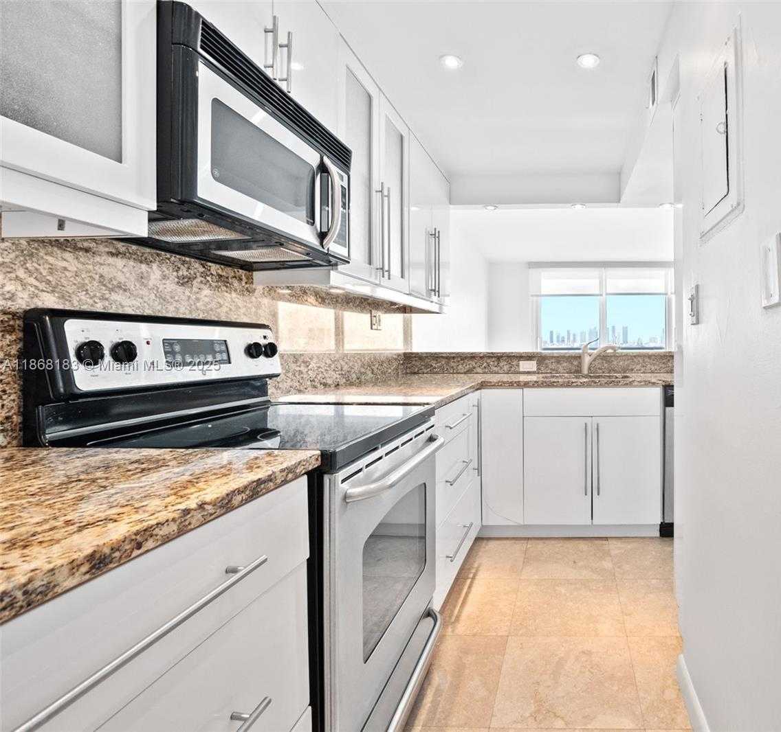 Small Image of 1000 WEST AVE #PH12, Miami Beach Number 13