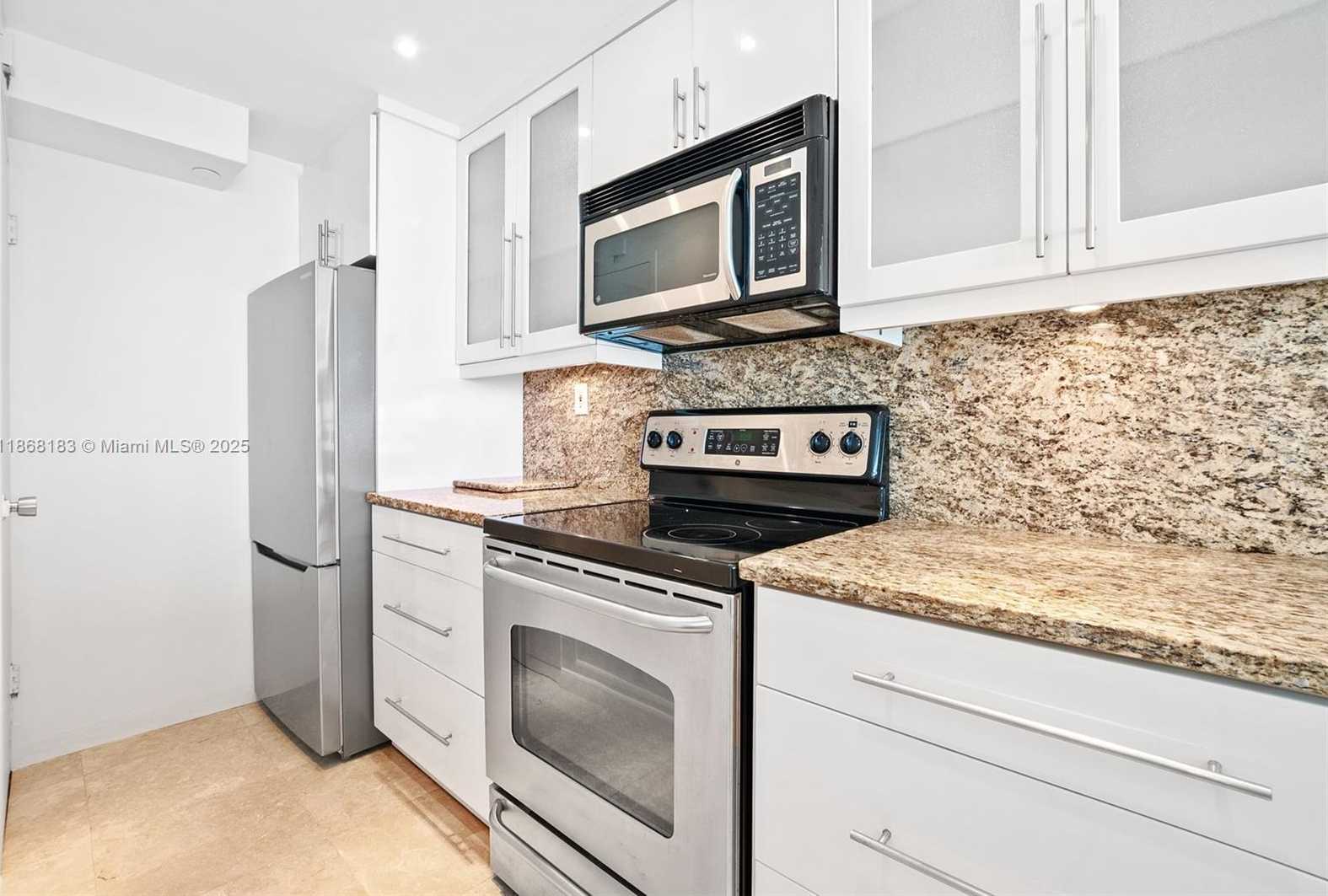 Small Image of 1000 WEST AVE #PH12, Miami Beach Number 14