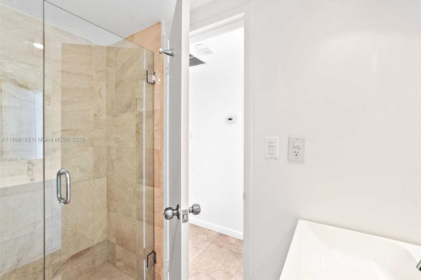 Small Image of 1000 WEST AVE #PH12, Miami Beach Number 16