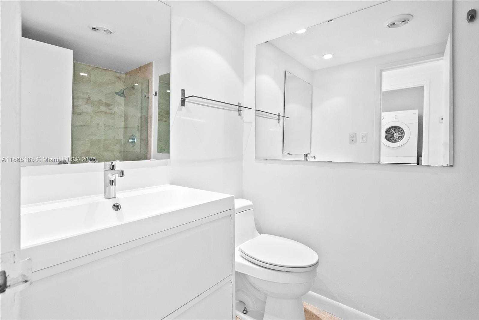 Small Image of 1000 WEST AVE #PH12, Miami Beach Number 18