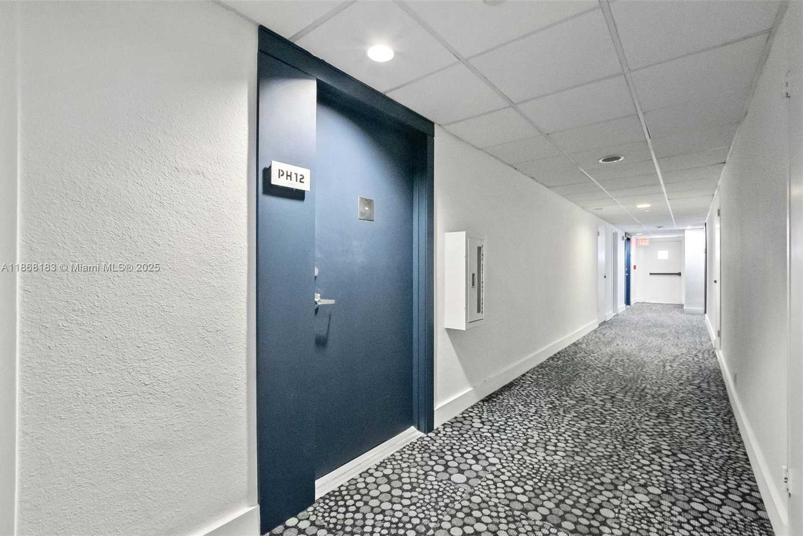 Small Image of 1000 WEST AVE #PH12, Miami Beach Number 23