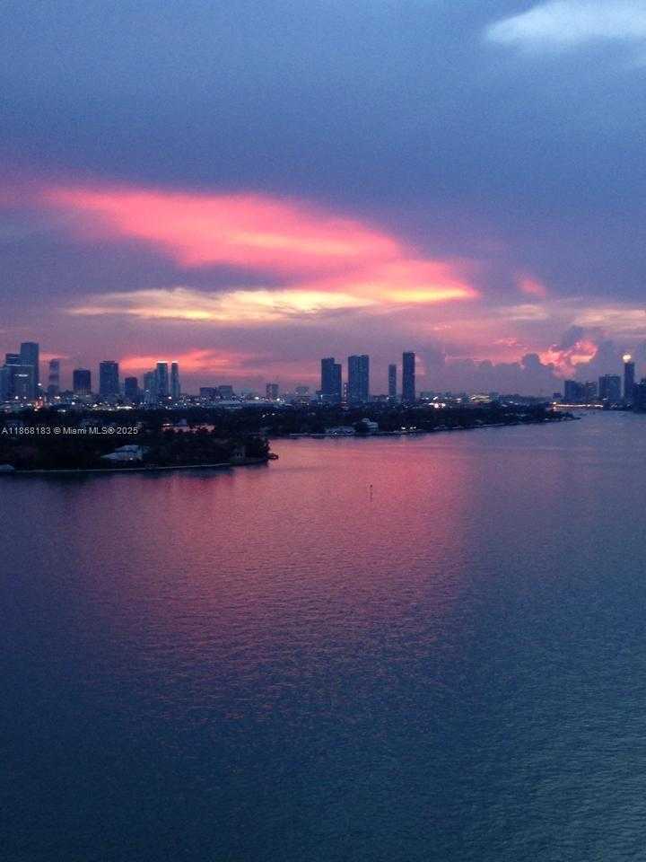 Small Image of 1000 WEST AVE #PH12, Miami Beach Number 25