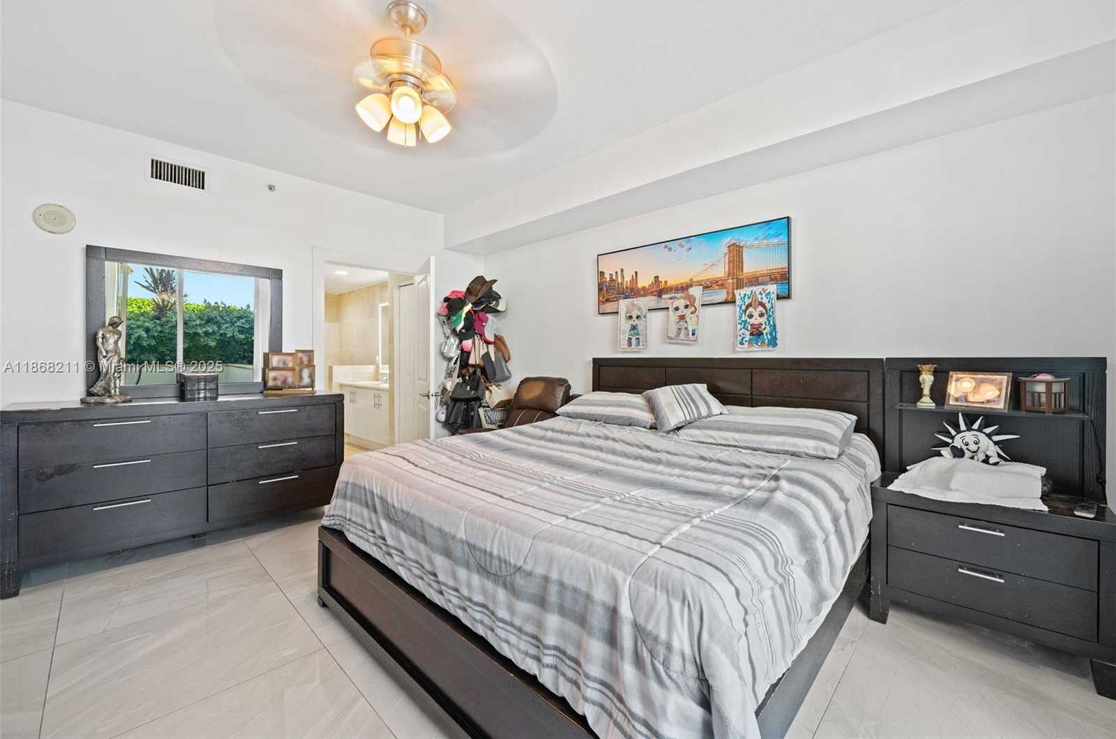 Small Image of 7900 HARBOR ISLAND DR #509, North Bay Village Number 13
