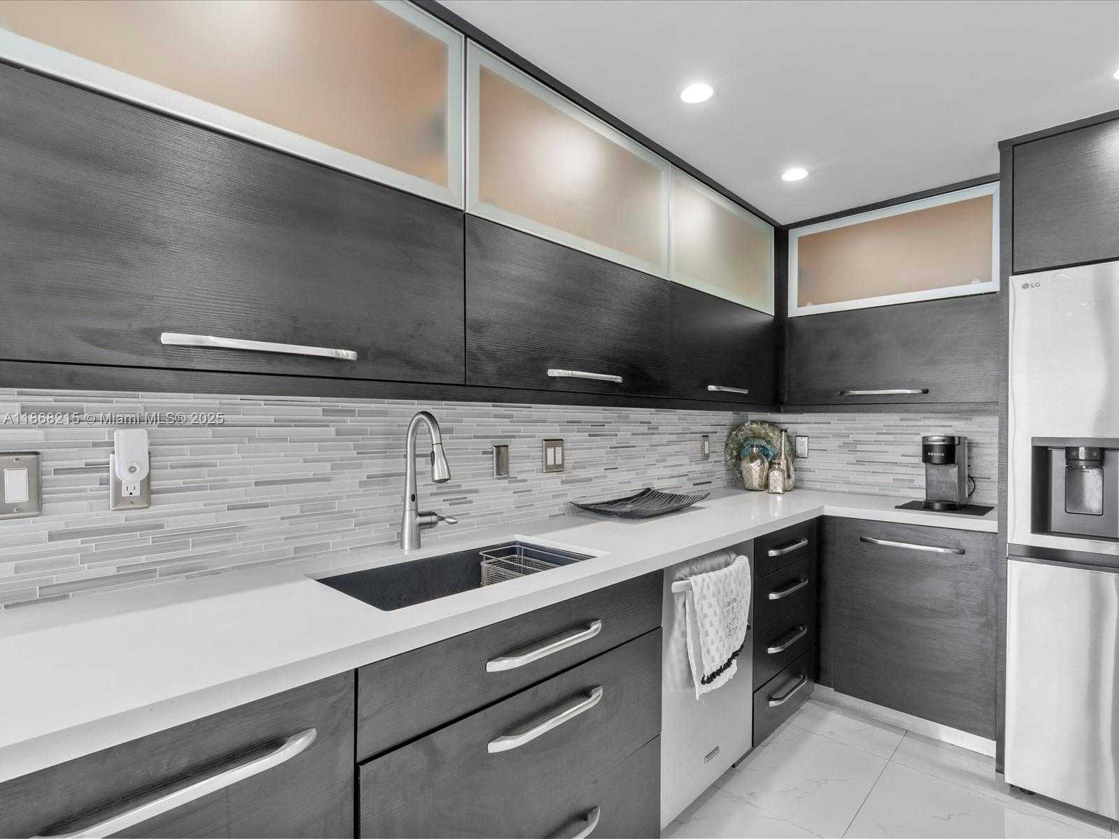 Small Image of 6001 NORTH OCEAN DR #1203, Hollywood Number 4