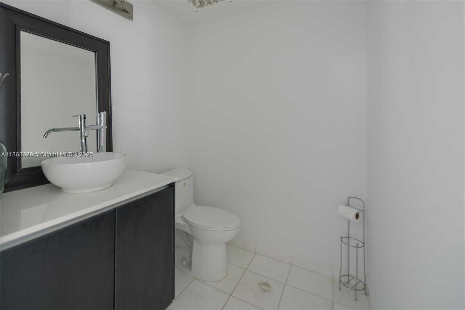 Small Image of 665 NORTH EAST 25TH ST #1704, Miami Number 9