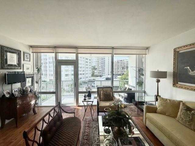 Small Image of 1408 BRICKELL BAY DR #303, Miami Number 4