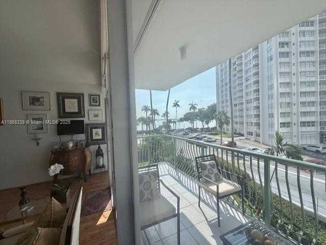 Small Image of 1408 BRICKELL BAY DR #303, Miami Number 6