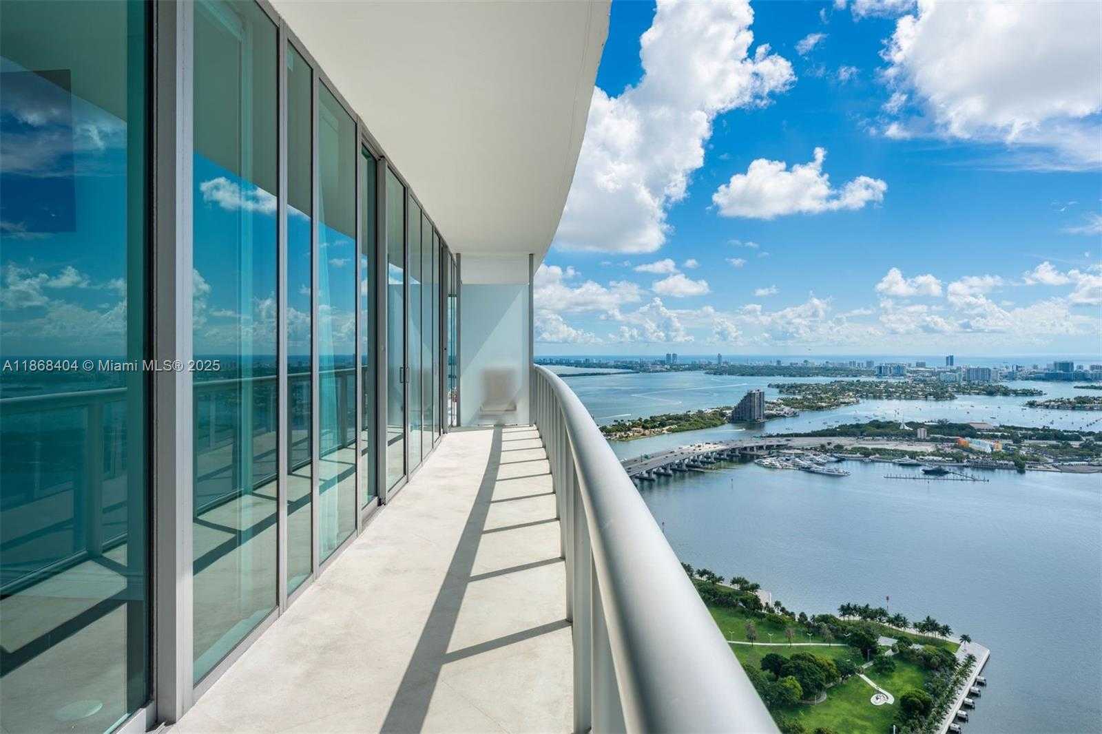 Small Image of 888 BISCAYNE BLVD #5507/5607, Miami Number 11