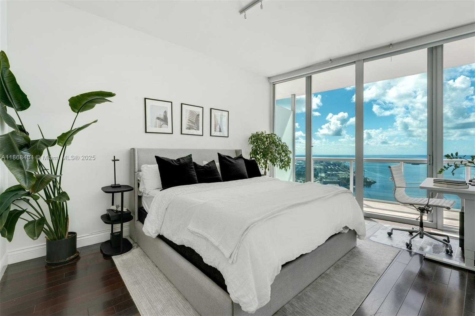 Small Image of 888 BISCAYNE BLVD #5507/5607, Miami Number 24