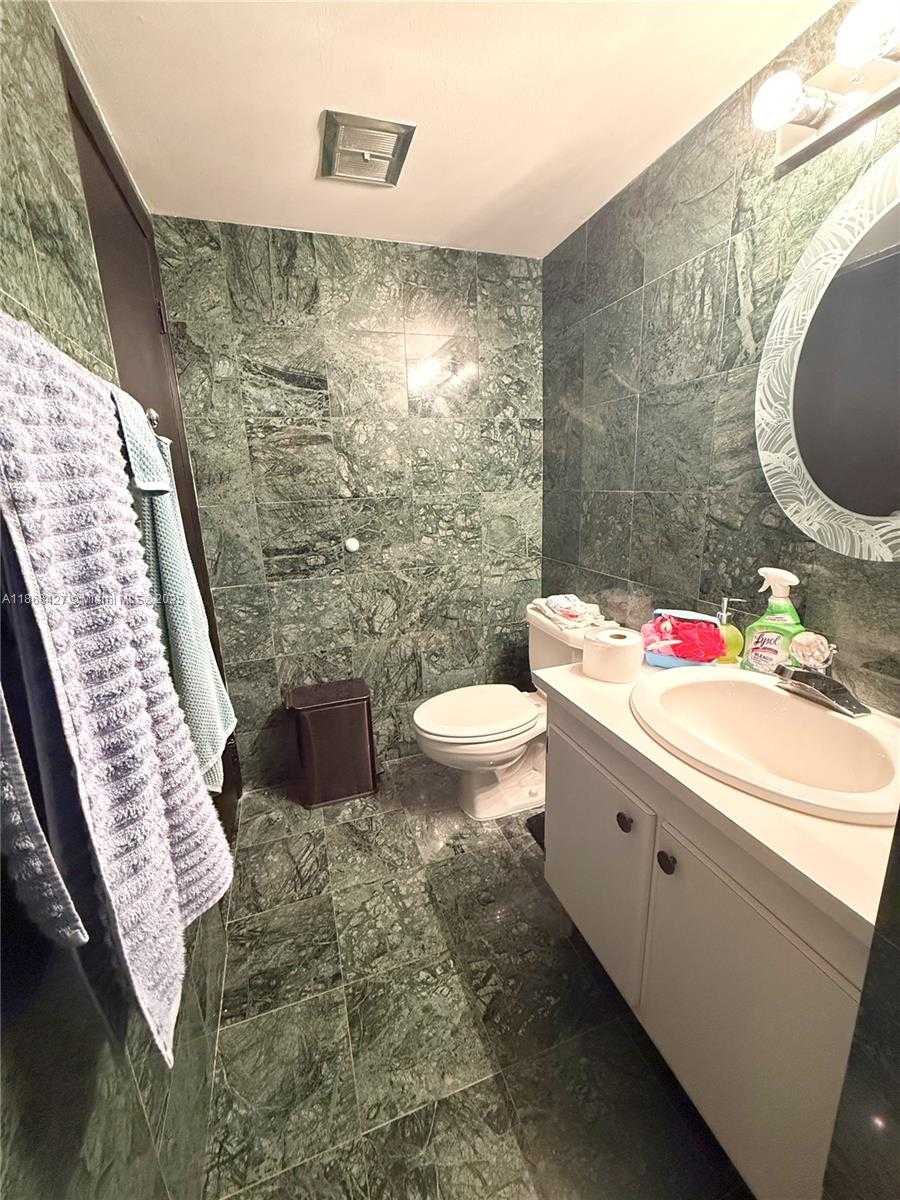 Small Image of 20335 E Country Club Dr, Aventura, FL 33180, USA Number 10
