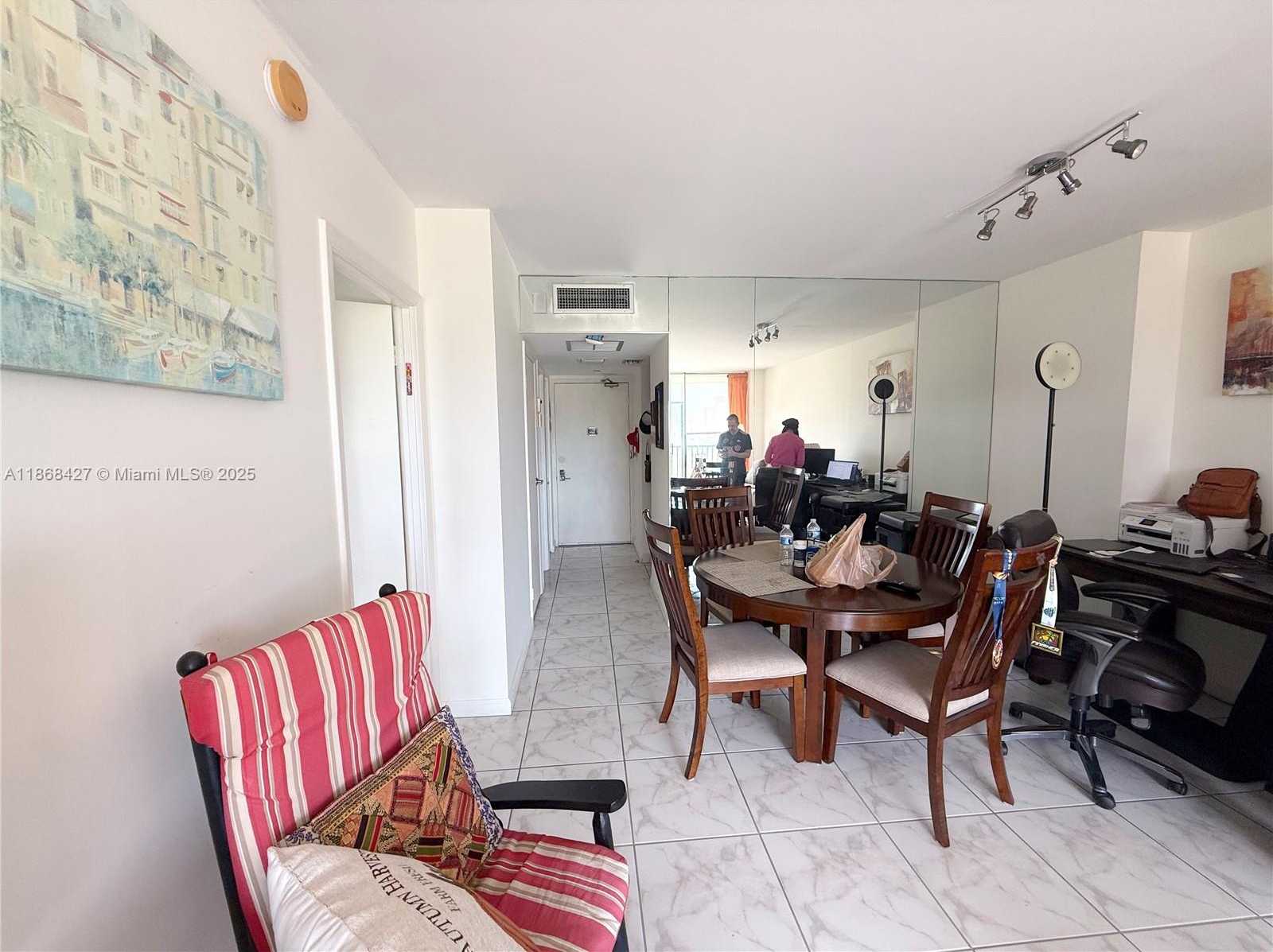 Small Image of 20335 E Country Club Dr, Aventura, FL 33180, USA Number 5