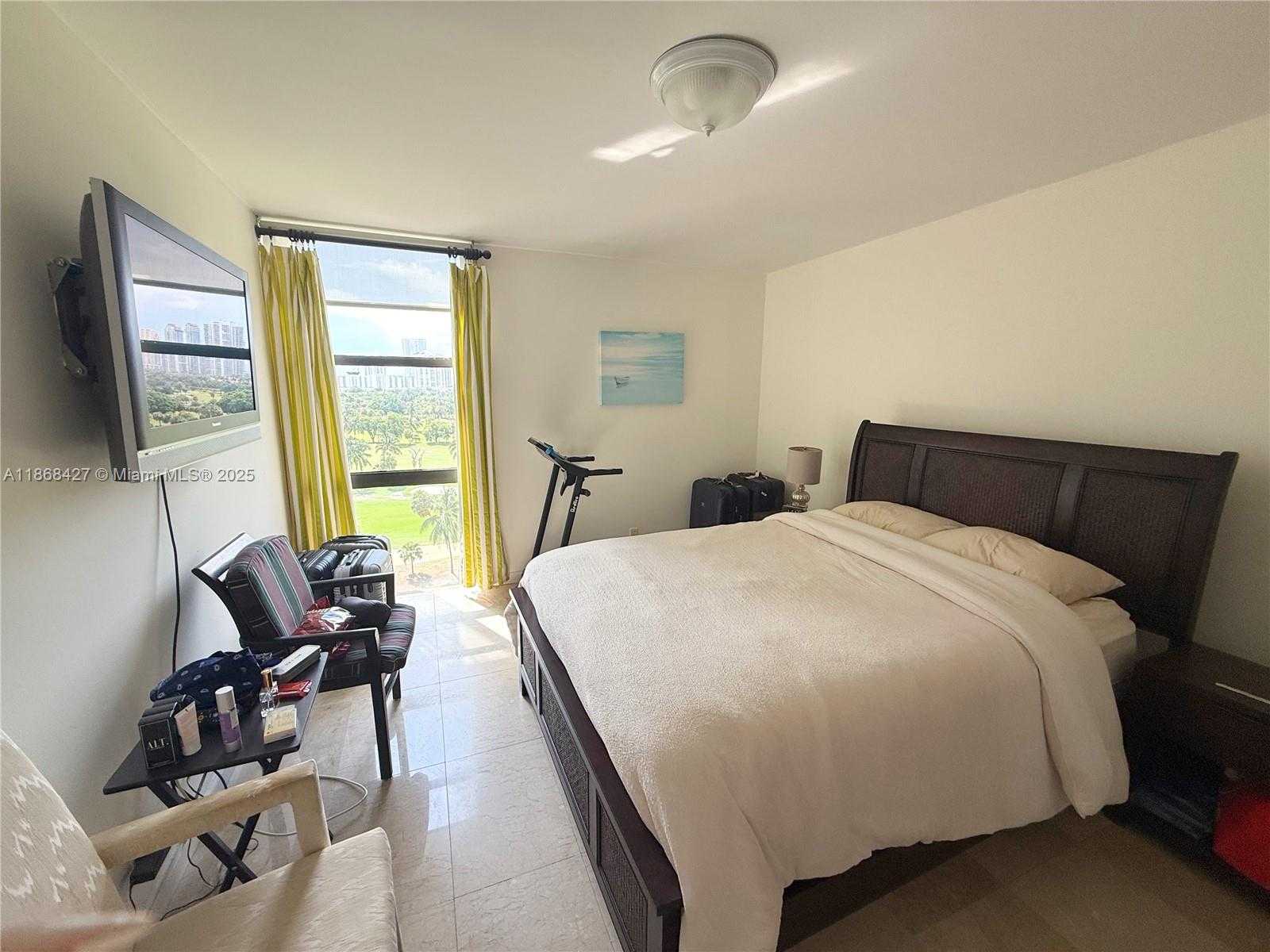 Small Image of 20335 E Country Club Dr, Aventura, FL 33180, USA Number 6