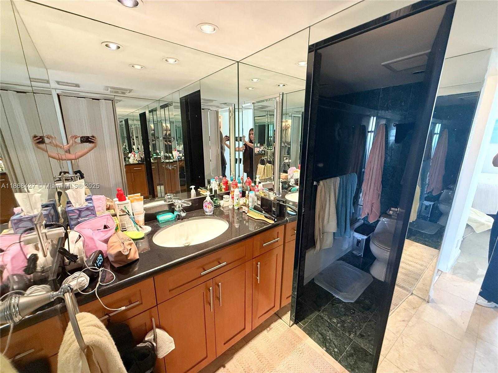 Small Image of 20335 E Country Club Dr, Aventura, FL 33180, USA Number 8