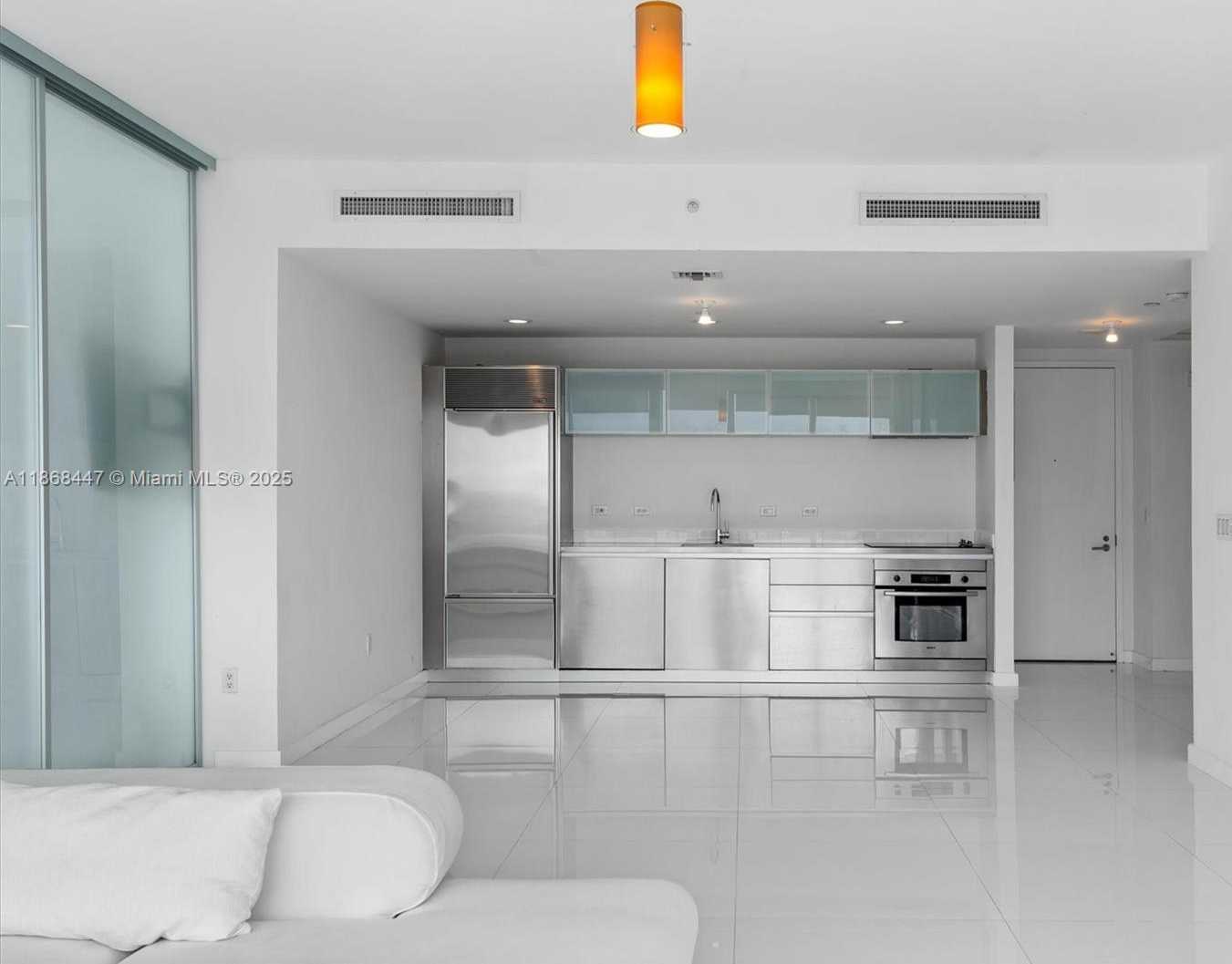 Small Image of 1040 BISCAYNE BLVD #3106, Miami Number 11