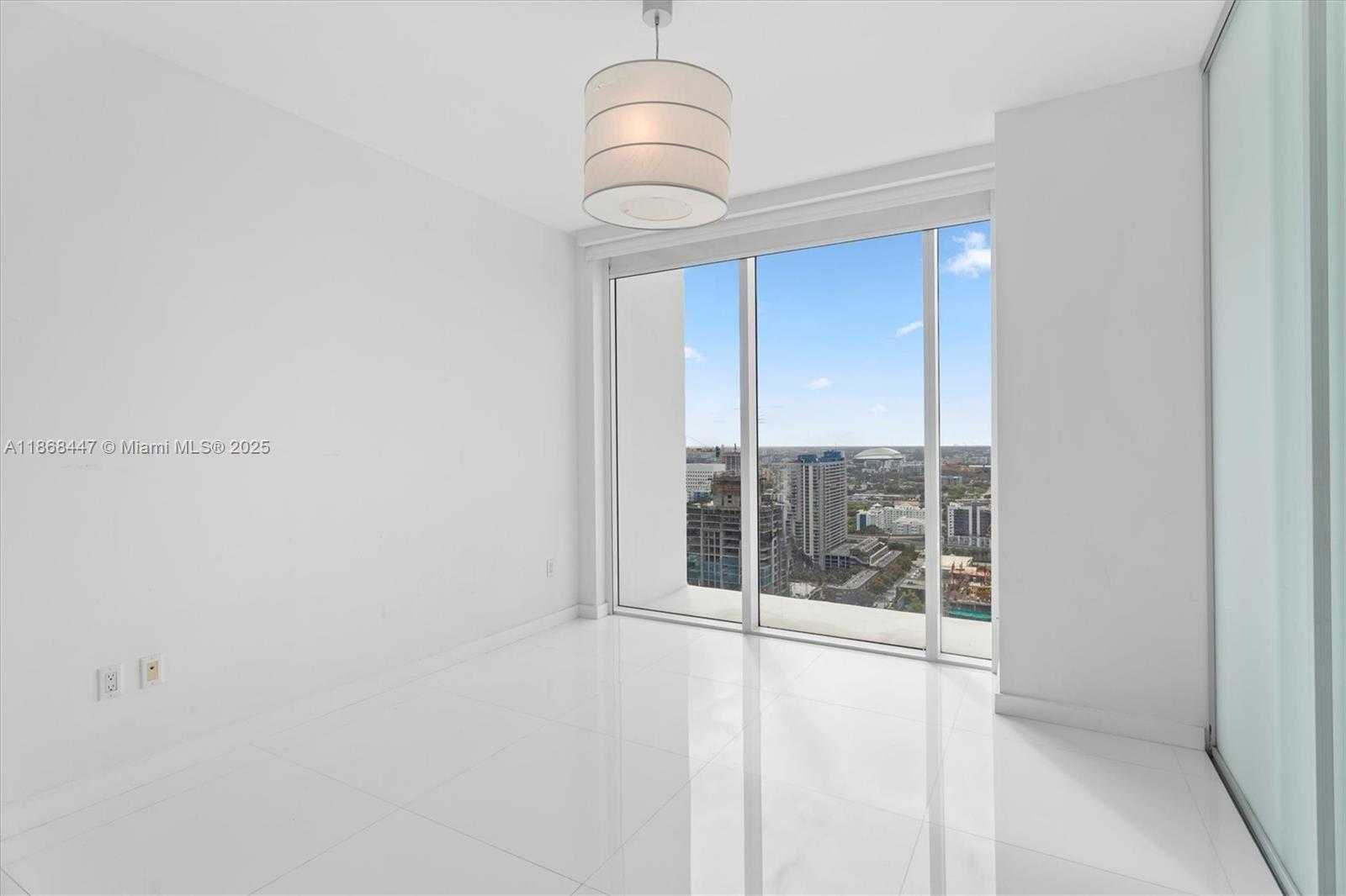 Small Image of 1040 BISCAYNE BLVD #3106, Miami Number 22