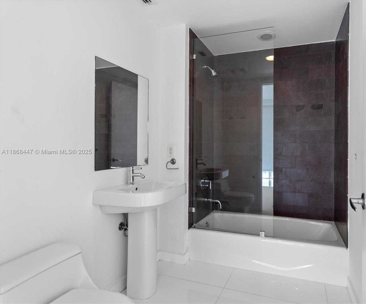 Small Image of 1040 BISCAYNE BLVD #3106, Miami Number 24