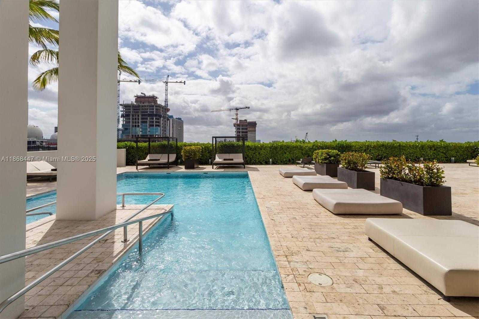 Small Image of 1040 BISCAYNE BLVD #3106, Miami Number 31