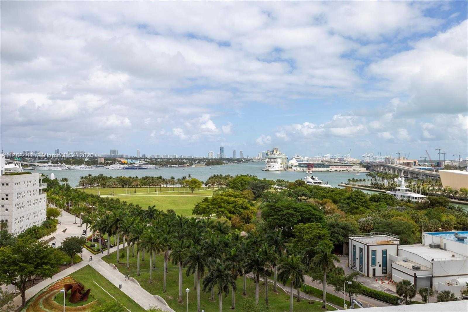 Small Image of 1040 BISCAYNE BLVD #3106, Miami Number 35